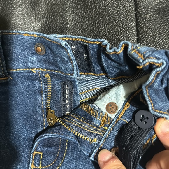 EUC- Size 2T Lucky Brand Jeans - Picture 4 of 5